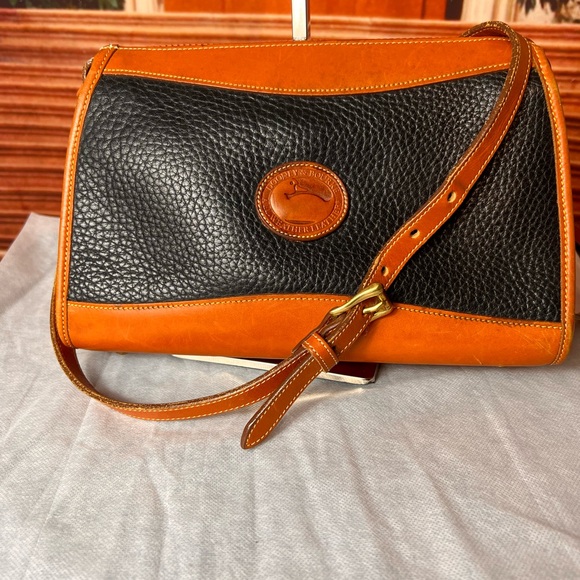 Dooney & Bourke Handbags - Dooney & Bourke Black and Tan Leather Crossbody Shoulder Bag, great condition
